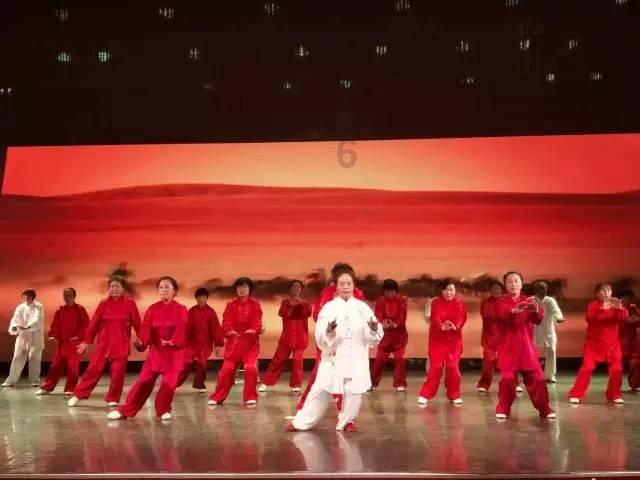 营救迷路的小男孩